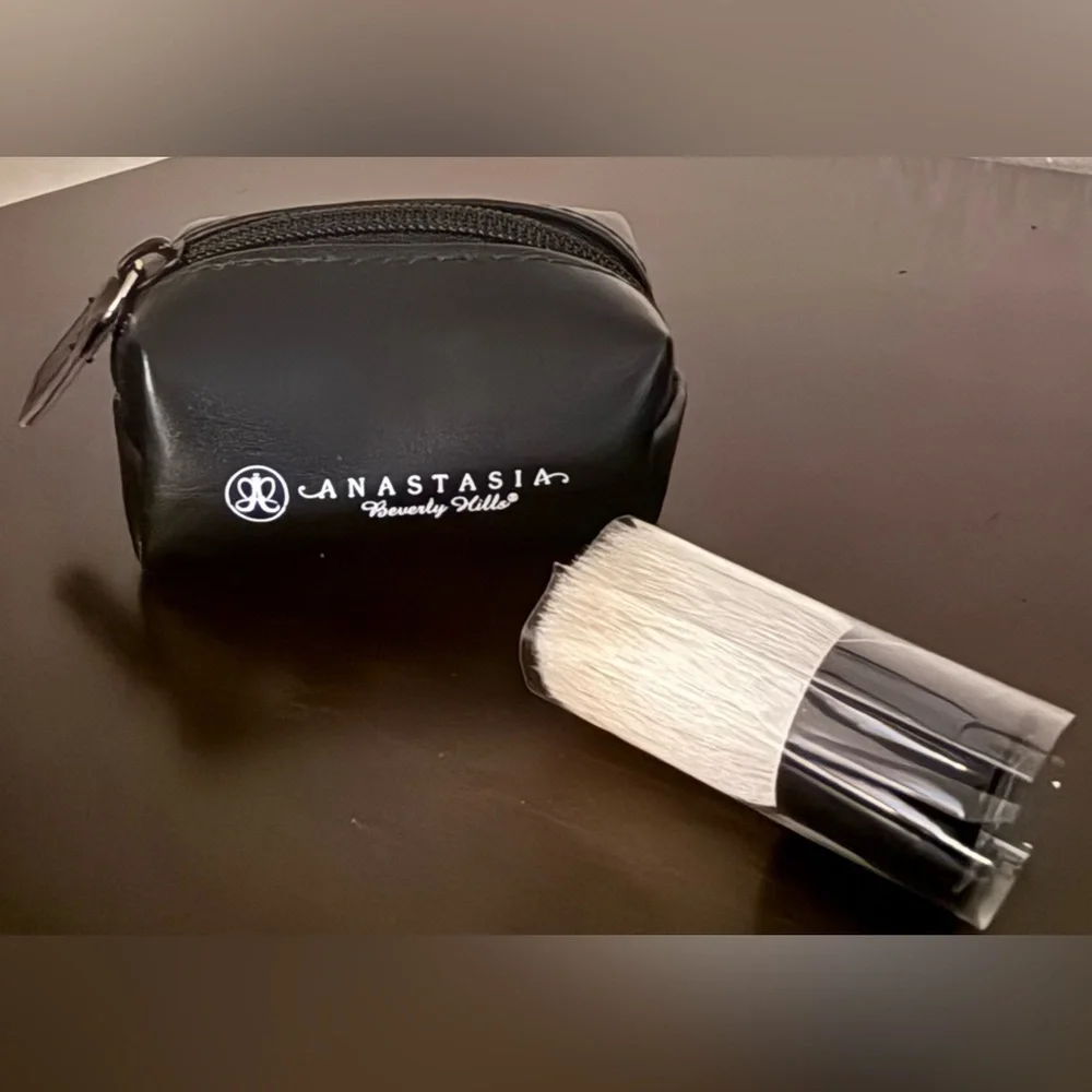 Anastasia Beverly Hills Mini Makeup Bag Kabuki Brush Travel Cosmetic Pouch Black